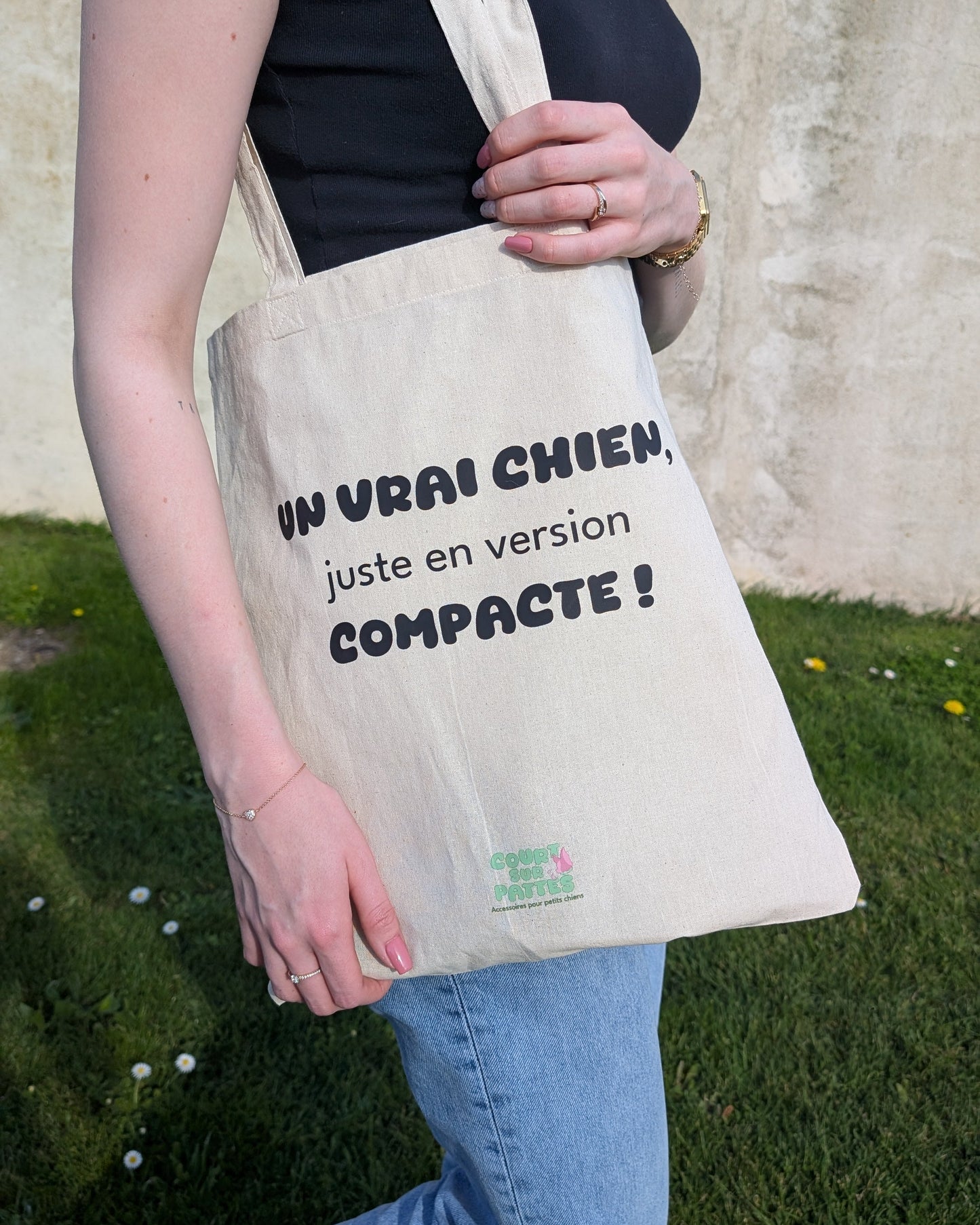 Tote Bag – "Un vrai chien, juste en version compacte" 👜🐶